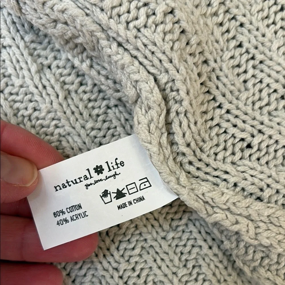Natural Life Gray Cream Sweater with Floral Smile Design XS//S - Picture 8 of 8
